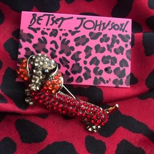 BETSEY JOHNSON~ Dachshund Pendant